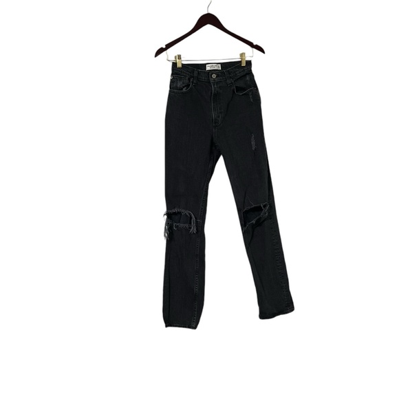 ABERCROMBIE & FITCH The 90’s Straight Ultra High Rise Black Distressed Jeans - Picture 4 of 10